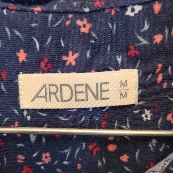 Bundle of 3 Crop Blouses - Picture 7 of 10